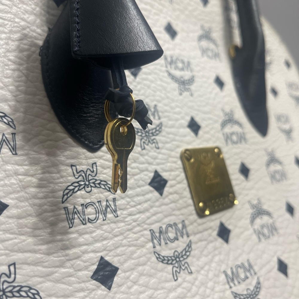 🤗 SOLD 🤗 MCM Satchel with Gold Accents - Picture 6 of 12